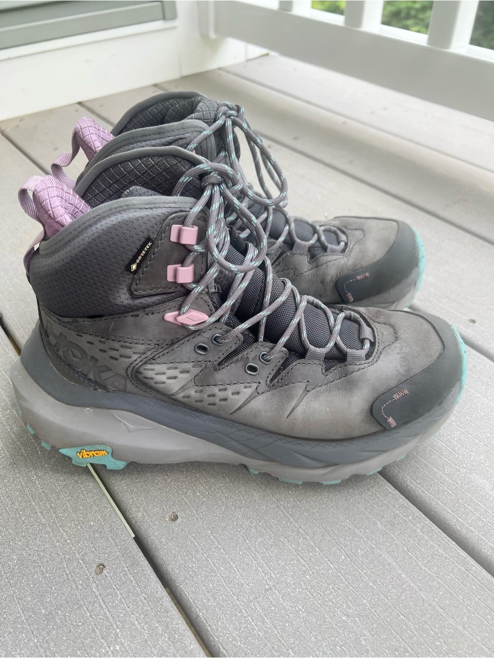 HOKA ONE ONE Kaha 2 GTX
Women's Hiking Boots Vibram
Gray/Purple/Blue 6.5 B